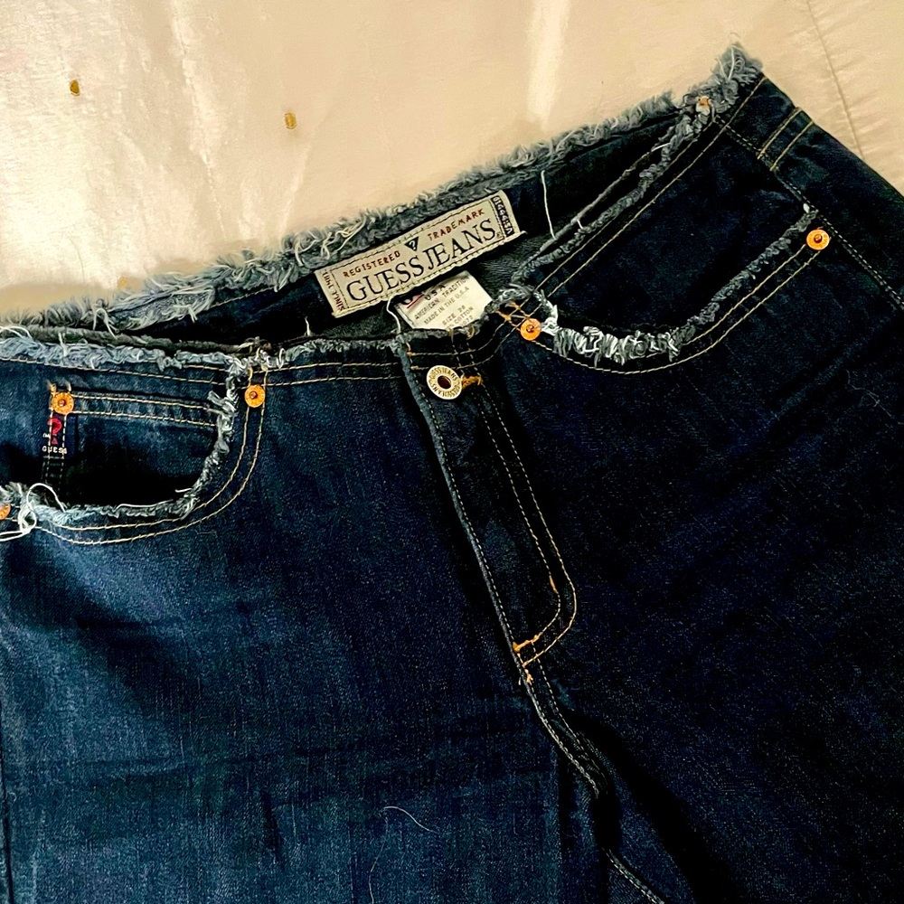 💋 Vintage GUESS 💋 Low Waisted : Y2K Raw Hem Ankle Jeans: EUC